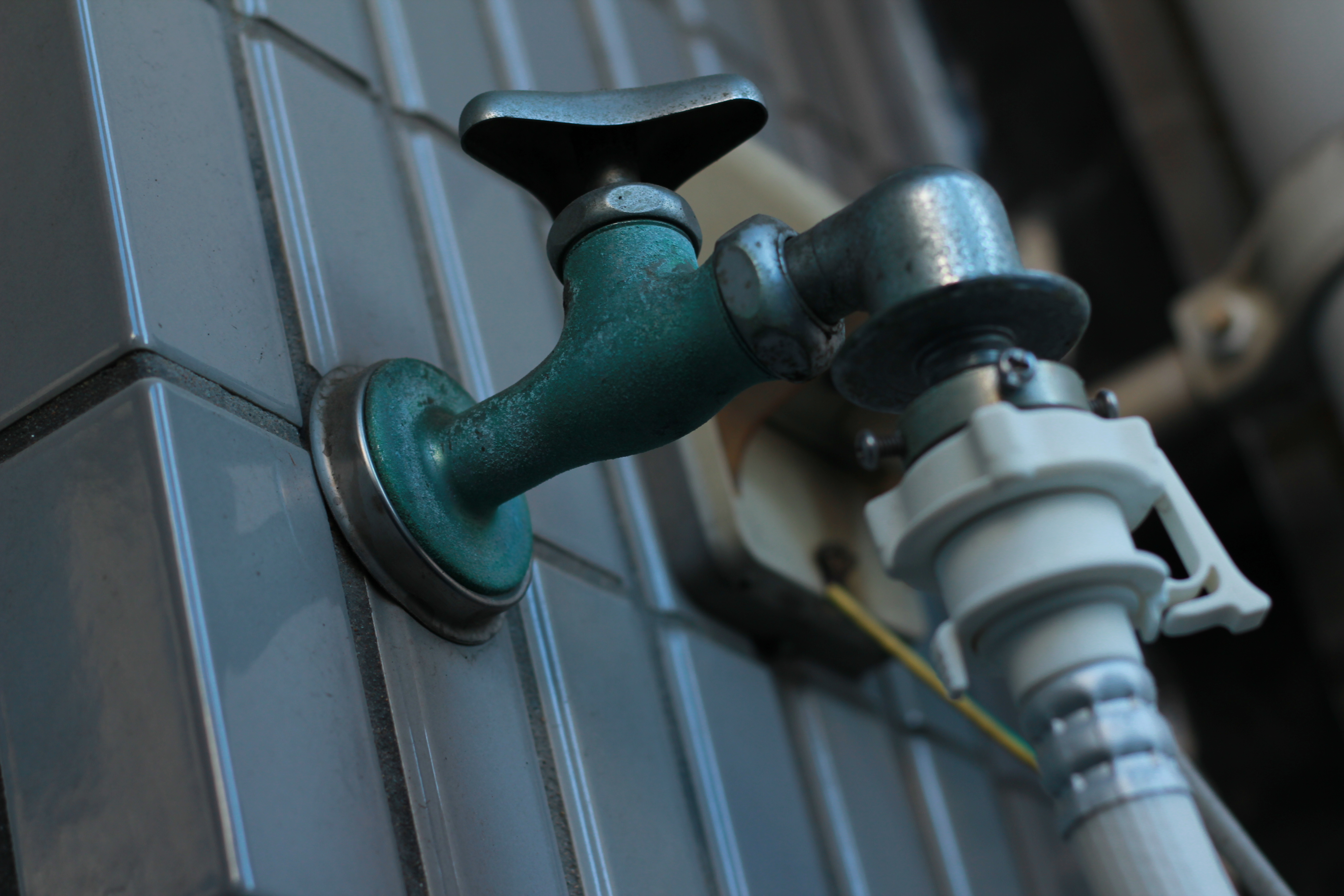 ベランダに水栓を設けるデメリット2―水漏れのリスクがある