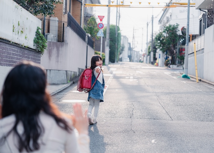 下校時はとくに注意! 通学路の防犯対策と小学生の防犯ブザーの使い方