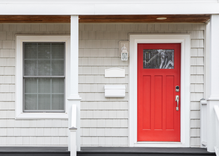 鬼門玄関の対策とは? 玄関の家相はドアの向きや開き方より色が重要