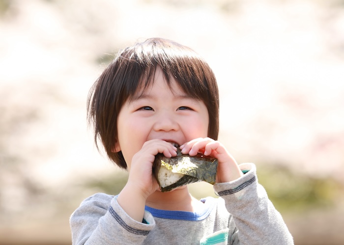 旅行中は食費がかさみやすい? 旅先でできる節約のコツ