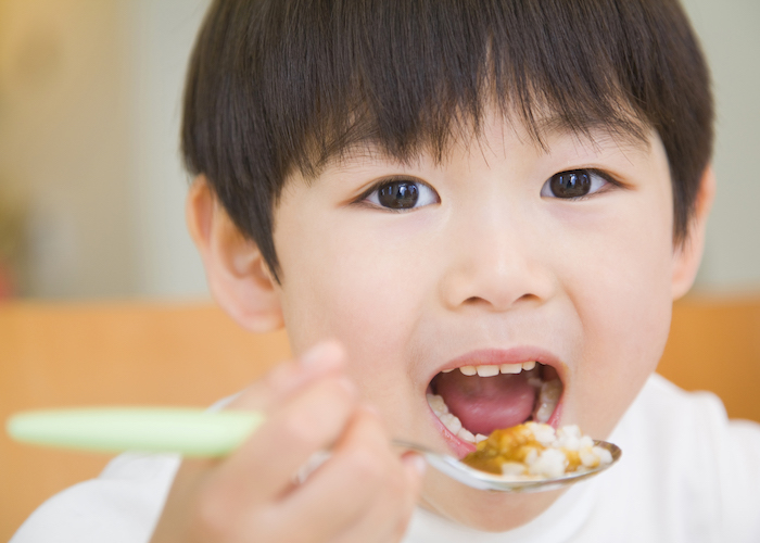 【年齢別の食育】子どもが食と関わるためのサポート方法